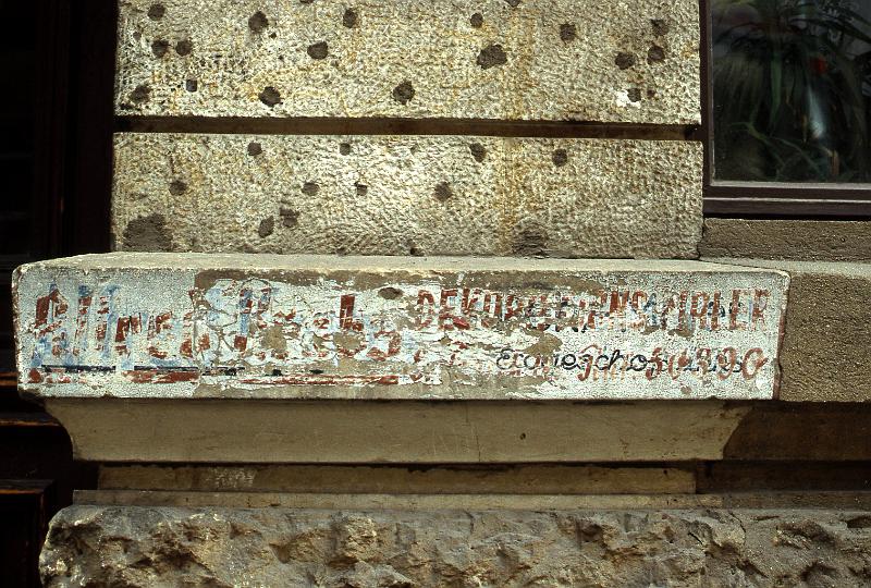 Dresden-Äußere Neustadt, Martin-Luther-Str 12, 1.9.1996.jpg - Alfred Krebs - Dekorationsmaler